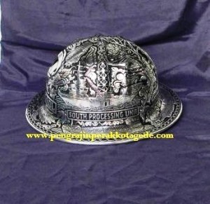 helm pt total, Helm ukir perak, helm ukir, helm tatah, pengrajin helm ukir kotagede, toko helm perak, helm ukir silver, helm tembaga, helm kuningan, helm alumunium, engraved hard hat, engraved hard hat for sale, engraved aluminum hard hat, brass hard hats, copper hard hats, engraved silver hard hat, personalized hard hats, carved hard hat, Carved helmet, hand carved hard hats, engraved hard hats indonesia, Silver carving helmet, custom hard hat