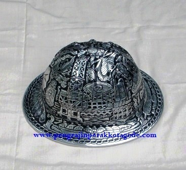 helm ukir, helm tatah, helm perak, kerajinan helm Kotagede, , hard hat, helm alumunium, helm tembaga, helm kuningan