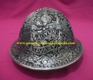 Helm ukir perak, helm ukir, helm tatah, pengrajin helm ukir kotagede, toko helm perak, helm ukir silver, helm ukir tembaga, helm ukir kuningan, helm ukir alumunium, engraved hard hat, engraved hard hat for sale, engraved aluminum hard hat, brass hard hats, copper hard hats, engraved silver hard hat, personalized hard hats, carved hard hat, Carved helmet, hand carved hard hats, engraved hard hats indonesia, Silver carving helmet, custom hard hat, pt oklahoma