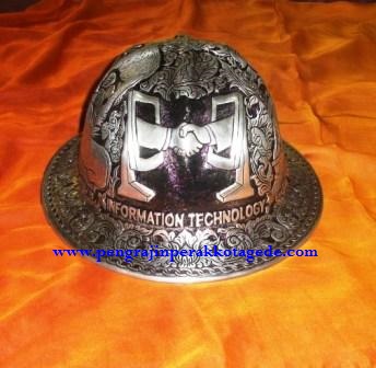 helm ukir, helm perak, kerajinan helm kotagede, helm tatah, hard had