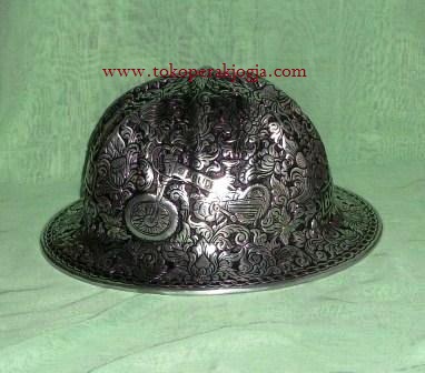 helm perak, kerajinan helm, helm logam, helm ukir, helm tatah, helm tembaga, helm alumunium