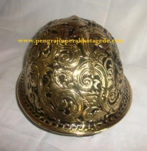 Helm ukir perak, helm ukir, helm tatah, pengrajin helm ukir kotagede, toko helm perak, helm ukir silver, helm tembaga, helm kuningan, helm alumunium, engraved hard hat, engraved hard hat for sale, engraved aluminum hard hat, brass hard hats, copper hard hats, engraved silver hard hat, personalized hard hats, carved hard hat, Carved helmet, hand carved hard hats, engraved hard hats indonesia, Silver carving helmet, custom hard hat
