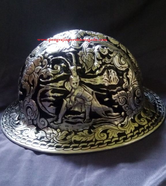 helm ukir, helm perak, kerajinan helm kotagede, helm tatah, hard had