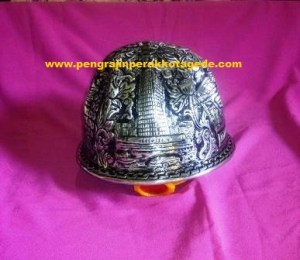 Helm ukir perak, helm ukir, helm tatah, pengrajin helm ukir kotagede, toko helm perak, helm ukir silver, helm ukir tembaga, helm ukir kuningan, helm ukir alumunium, engraved hard hat, engraved hard hat for sale, engraved aluminum hard hat, brass hard hats, copper hard hats, engraved silver hard hat, personalized hard hats, carved hard hat, Carved helmet, hand carved hard hats, engraved hard hats indonesia, Silver carving helmet, custom hard hat