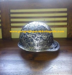 helm ukir perak pt epiroc, Helm ukir perak, helm ukir, helm tatah, pengrajin helm ukir kotagede, toko helm perak, helm ukir silver, helm ukir tembaga, helm ukir kuningan, helm ukir alumunium, engraved hard hat, engraved hard hat for sale, engraved aluminum hard hat, brass hard hats, copper hard hats, engraved silver hard hat, personalized hard hats, carved hard hat, Carved helmet, hand carved hard hats, engraved hard hats indonesia, Silver carving helmet, custom hard ha