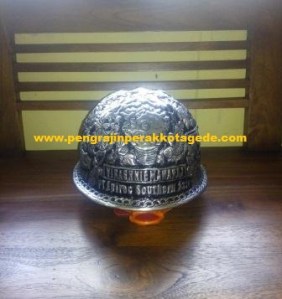 helm ukir perak pt epiroc, Helm ukir perak, helm ukir, helm tatah, pengrajin helm ukir kotagede, toko helm perak, helm ukir silver, helm ukir tembaga, helm ukir kuningan, helm ukir alumunium, engraved hard hat, engraved hard hat for sale, engraved aluminum hard hat, brass hard hats, copper hard hats, engraved silver hard hat, personalized hard hats, carved hard hat, Carved helmet, hand carved hard hats, engraved hard hats indonesia, Silver carving helmet, custom hard ha