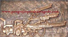 pengrajin perak. toko perak, silver handycraf, hiasan dinding, souvenir tambang, souvenir pensiun