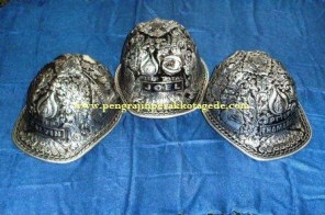 helm ukir, helm perak, helm silver, pengrajin helm ukir kotagede, 
